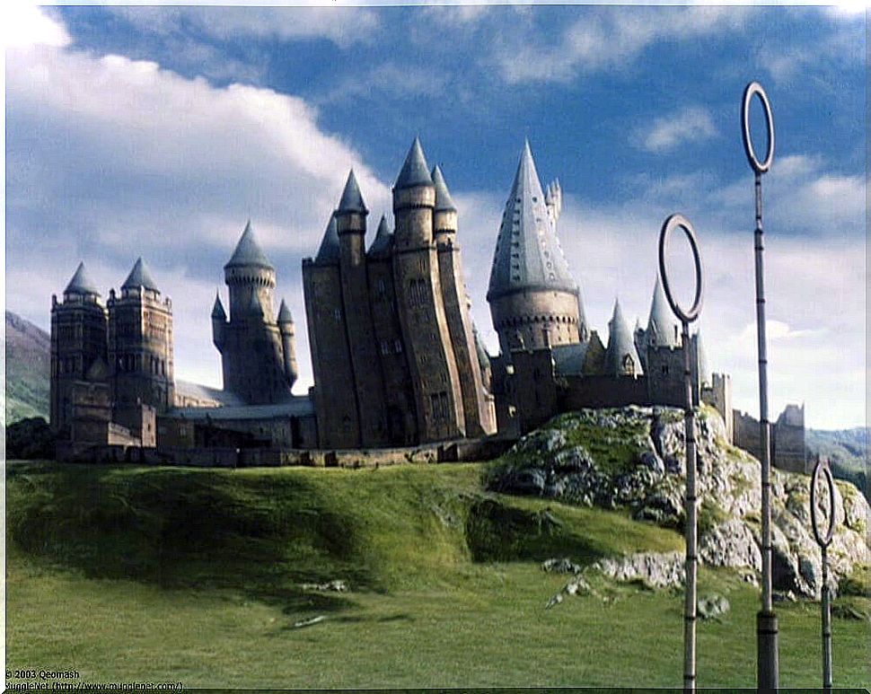 Enjoy the Harry Potter locations tour without leaving home