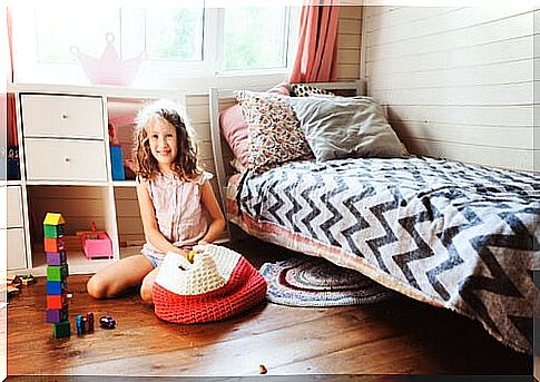 Organizing a room for two children requires organization and practicality.