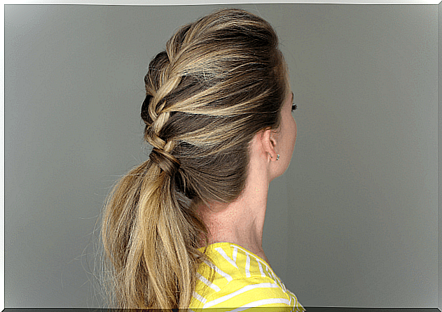 8 simple hairstyles for mothers without time