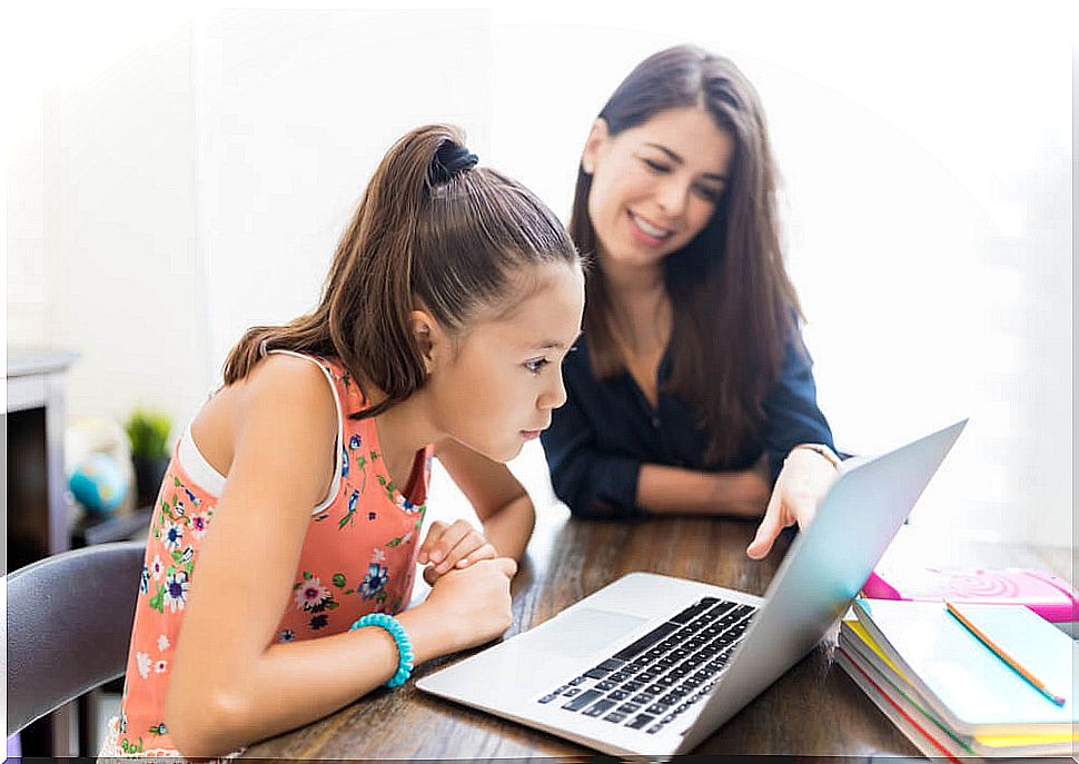 Teacher teaching her student from home with the so-called home schooling or homeschooling.