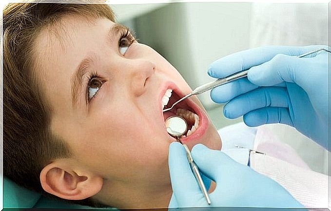 Baby teeth in children begin to fall out from the age of five.