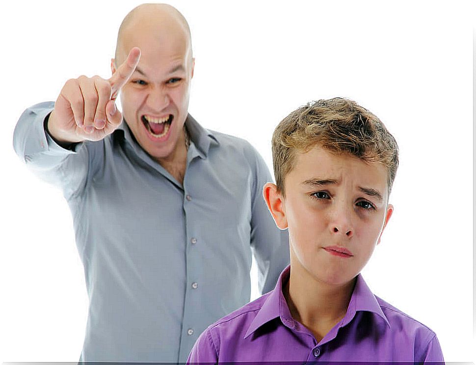 What tone of voice should you use when disciplining your children?